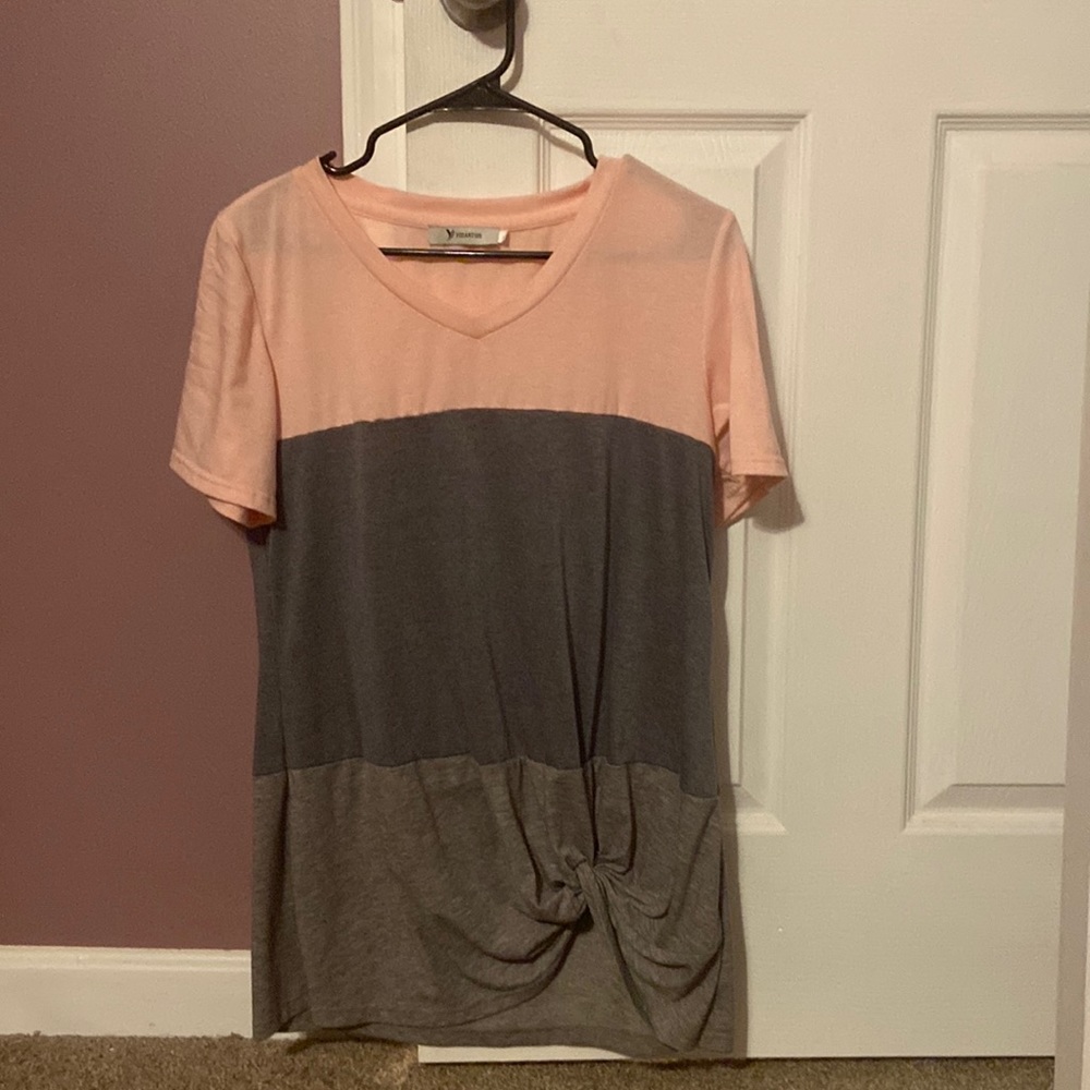 Worn once. Very trendy pink and grey top.